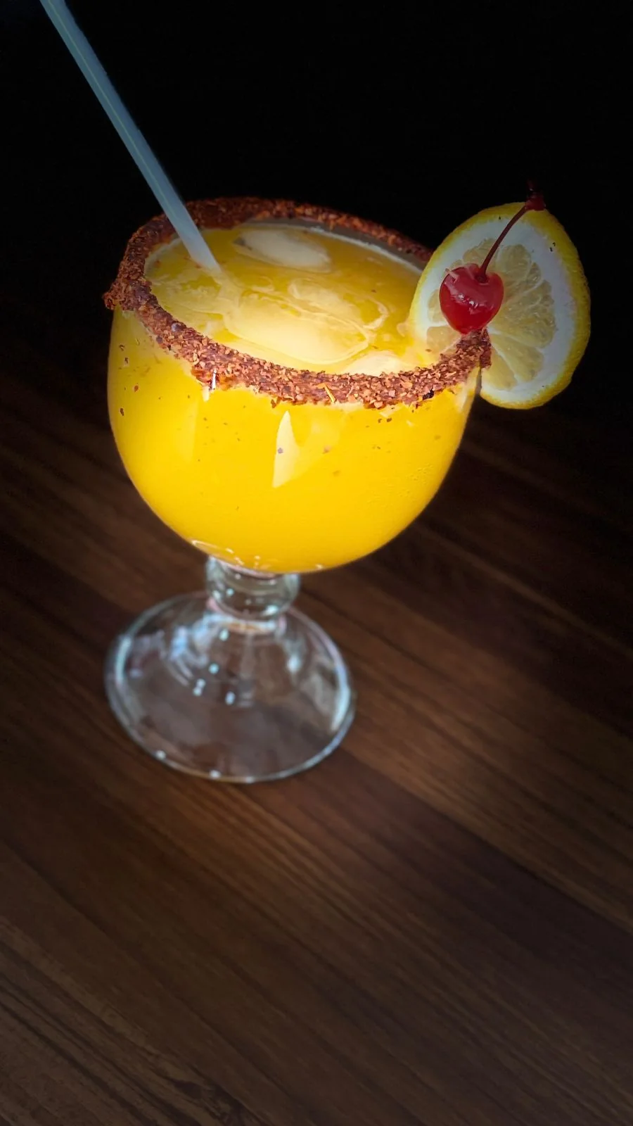 Bebida de mango escarchada, en copa.
